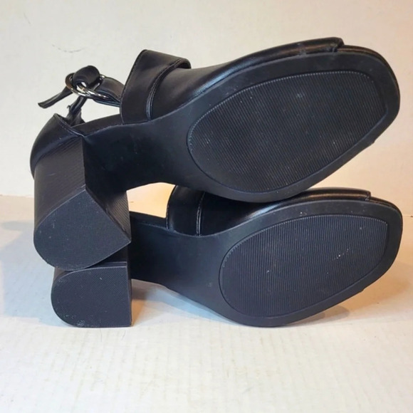 APT. 9 Black Peep Toe Block Heel Sandals - Picture 6 of 9